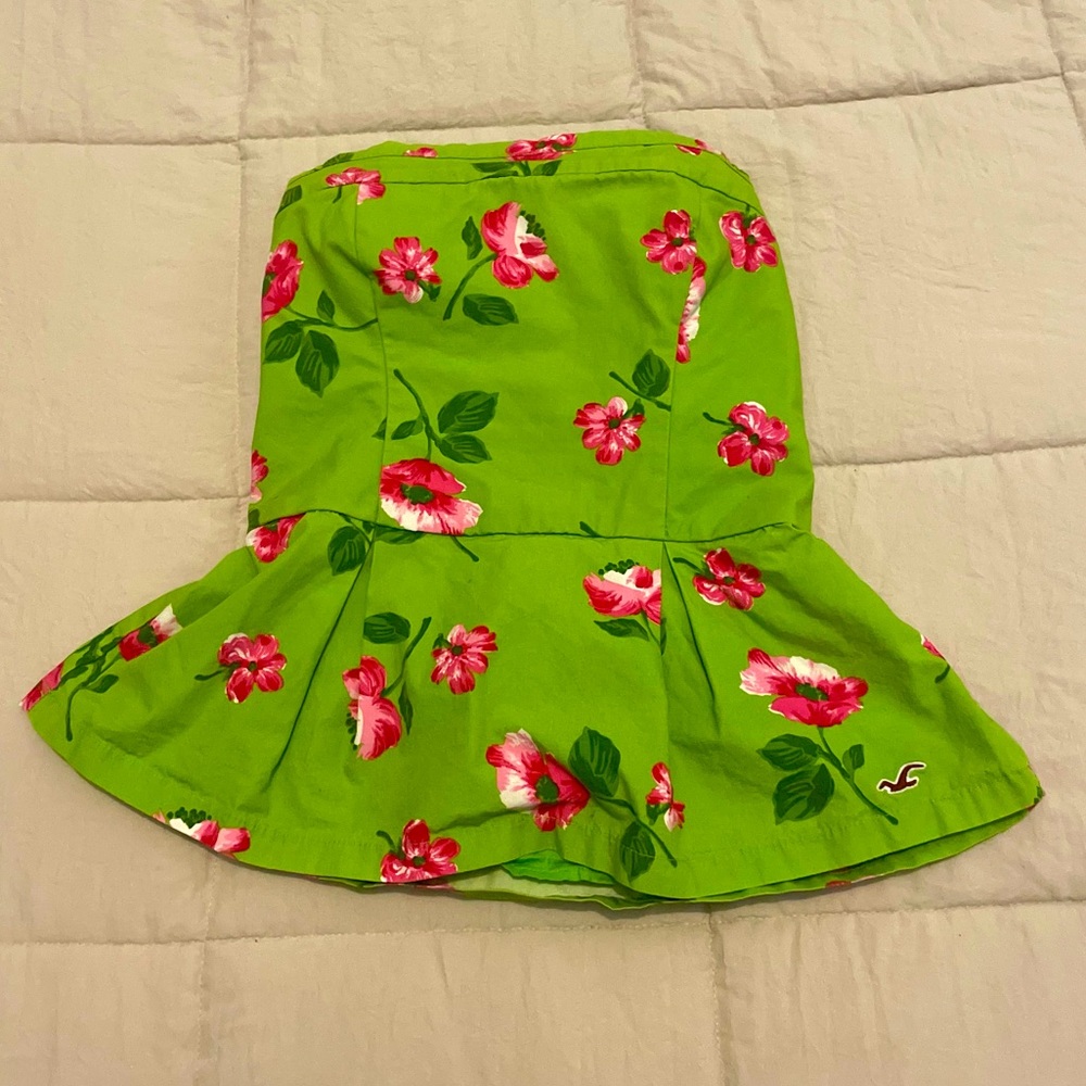 Hollister green, floral, peplum crop top. Super cute!!!
